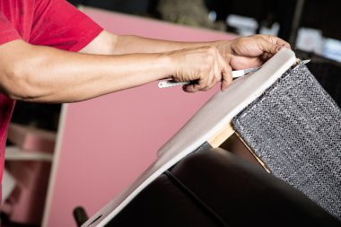 Adam çalışan eller 