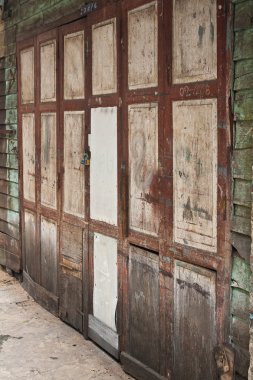 eski ahşap kapı