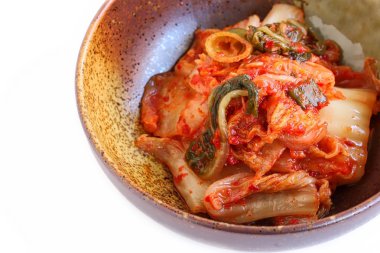 Kimchi beyaz arka plan üzerinde