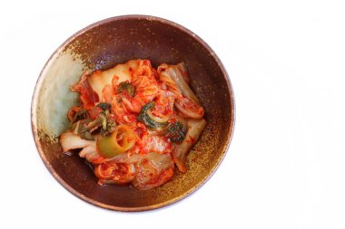 Kimchi beyaz arka plan üzerinde