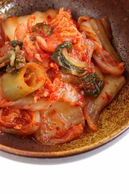 Kimchi beyaz arka plan üzerinde
