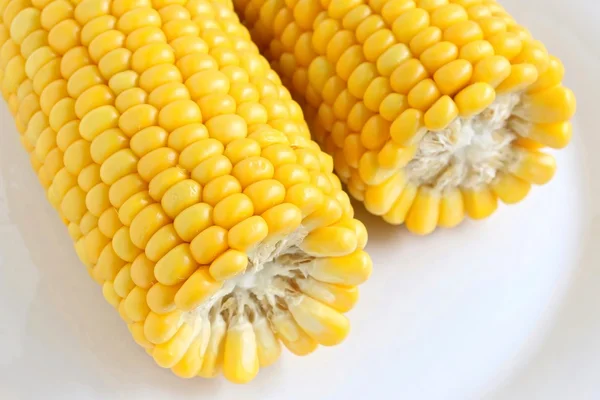 Frisch gekochter Mais — Stockfoto