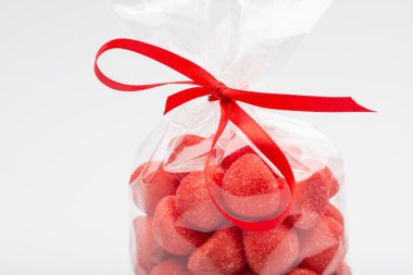 Tatlı şeker çilek kırmızı kurdele ile lüks çanta