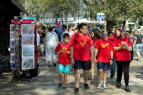 People manifesting vote to independence for Catalonia — Stock Photo, Image