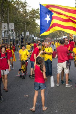 Milli gün boyunca bağımsızlık tezahür insan