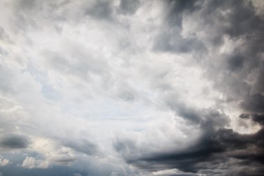 akşam yağmur önce gri bulut