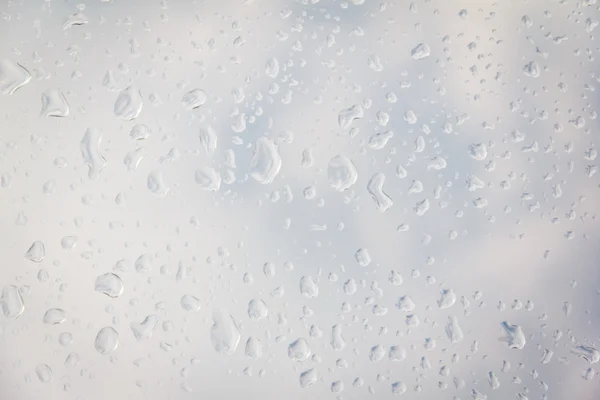 Gota de chuva no telhado de plástico — Fotografia de Stock