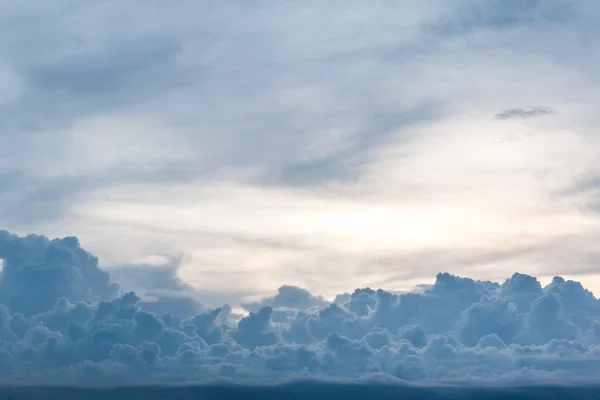 Niebieski chmura wieczorem — Zdjęcie stockowe