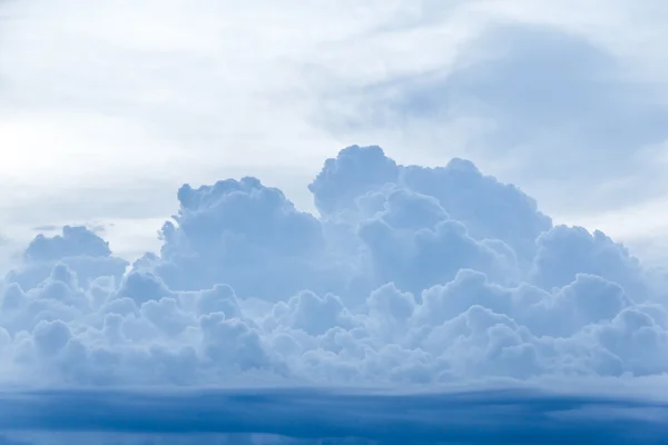 Niebieski chmura wieczorem — Zdjęcie stockowe