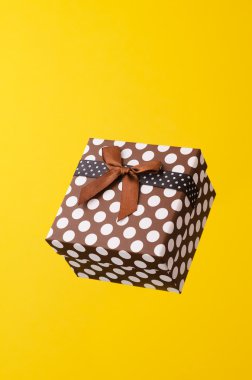Hediye kutusu noktalı 
