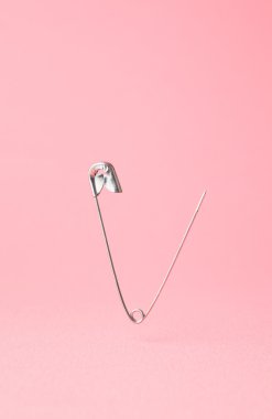 çengelli iğne açın