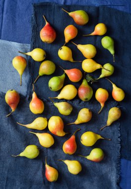 Birden çok renkli armut