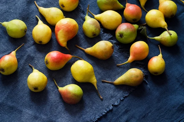 Multiple colorful pears — Stock Photo, Image