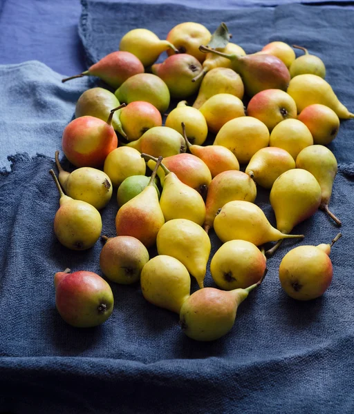 Multiple colorful pears — Stock Photo, Image