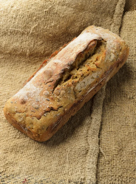 Bruine knapperige brood — Stockfoto