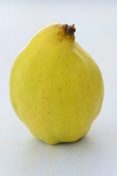 Fresh quince — Stock Photo, Image