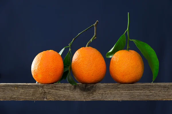 Three ripe tangerines — Stock Photo, Image