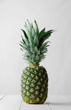 Tahta masada ananas
