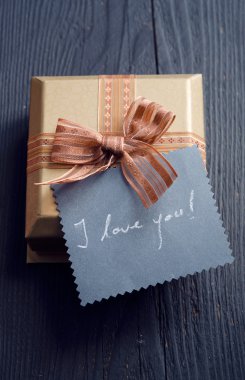 Sevgililer günü hediyesi ve kartı 