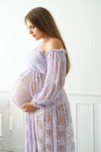 浴室の美しい妊婦 — ストック写真