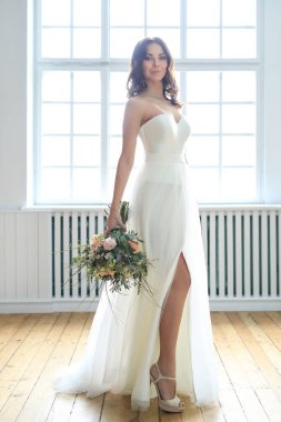 Düğün. Bir gelinlik güzel gelin