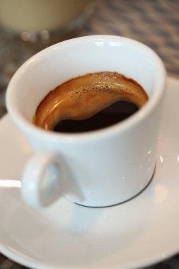 Kahve. Masada nefis bir kapuçino.