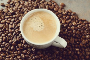 Kahve çekirdekli sade kahve.