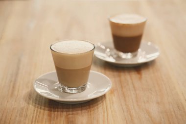 Kahve. Masada nefis bir kapuçino.