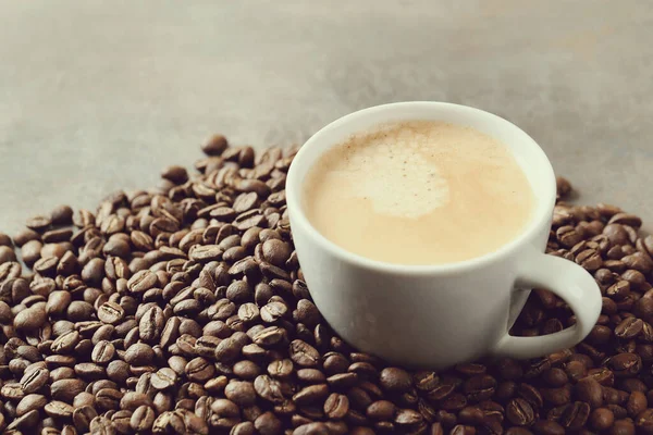 Black Coffee Coffee Beans Table — Stock Photo, Image