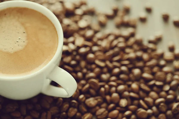 Black Coffee Coffee Beans Table — Stock Photo, Image