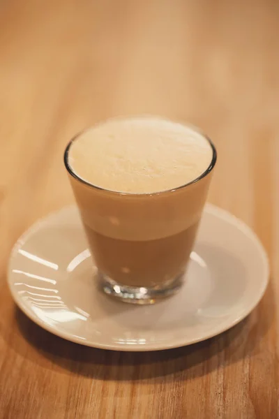 Kávézó Finom Cappuccino Asztalon — Stock Fotó