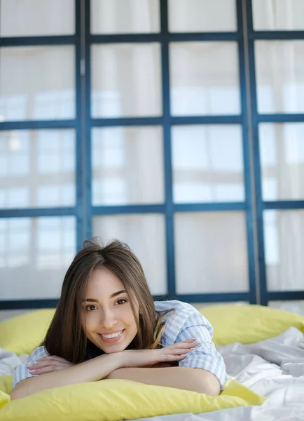 Bom Dia Menina Encantadora Cama — Fotografia de Stock