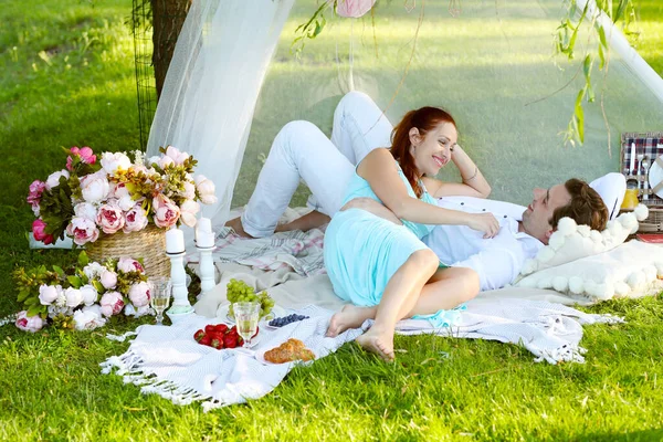 Miłości Romantyczny Piknik Parku — Zdjęcie stockowe