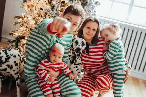 Lovely Family Christmas Celebration Event — Stock Photo, Image