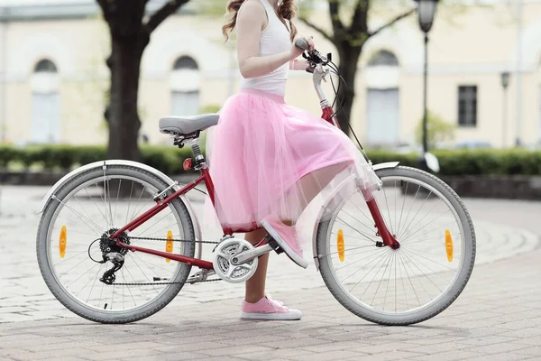 Rue Femme Avec Vélo Plein Air — Photo