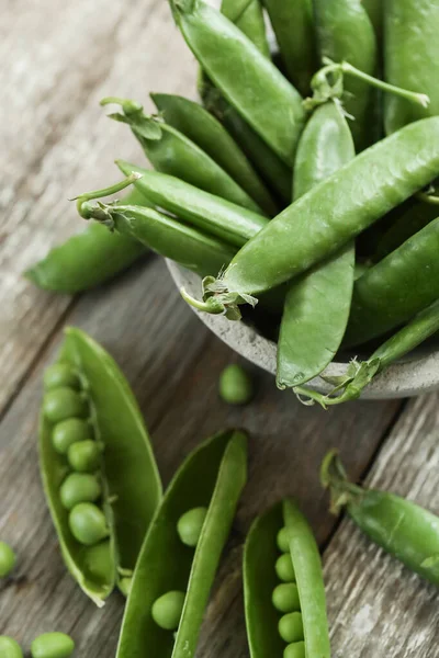 Gemüse Grüne Erbsen Auf Dem Tisch — Stockfoto