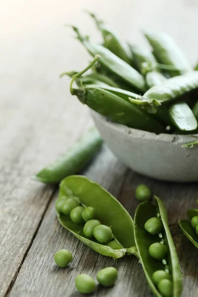 Verduras Guisantes Verdes Sobre Mesa — Foto de Stock