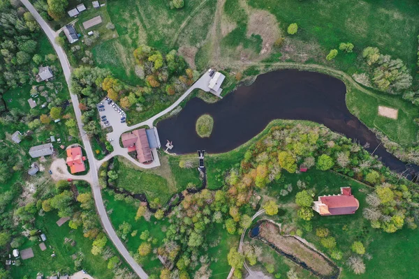 Letecký Pohled Krásný Zelený Les Horskou Řeku Vrchní Dron — Stock fotografie