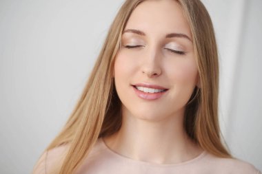 Güzellik. Güzel yüzlü kadın