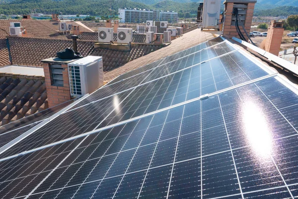 Fotowoltaiczny Panel Słoneczny Wytwarzania Własnej Czystej Zielonej Energii Oszczędność Energii — Zdjęcie stockowe