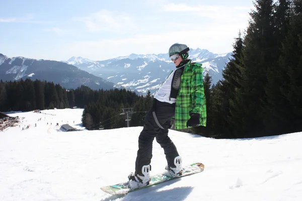 Badass snowboardåkare kille. — Stockfoto