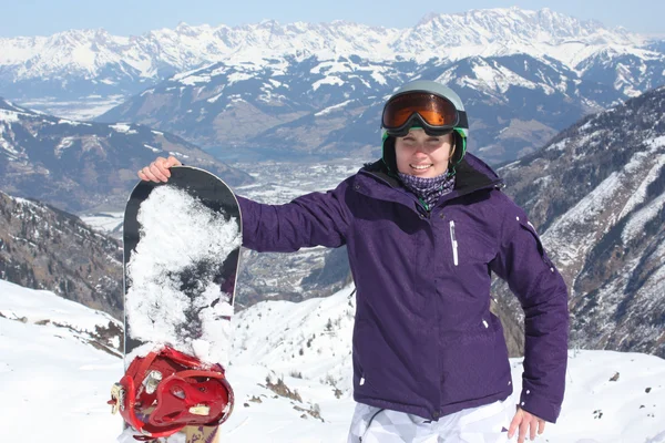 Young woman on the Kaprun, skiing resort in Austria. — Stock Photo, Image