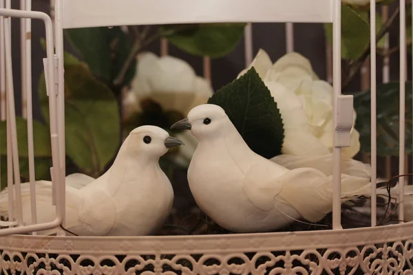 Пара влюблённых птиц. Винтажный стиль . — стоковое фото