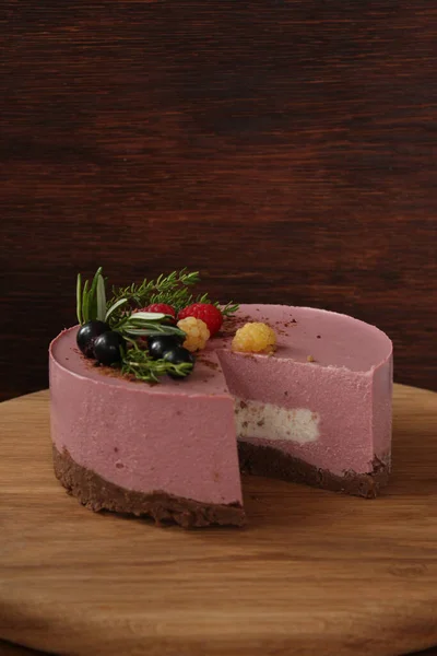 Hausgemachte Mousse Süß Rosa Kuchen Schneiden Das Konzept Der Richtigen — Stockfoto