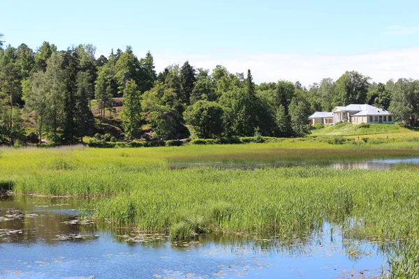 Belangrijkste landgoed, Monrepo Park in de stad Vyborg. — Stockfoto