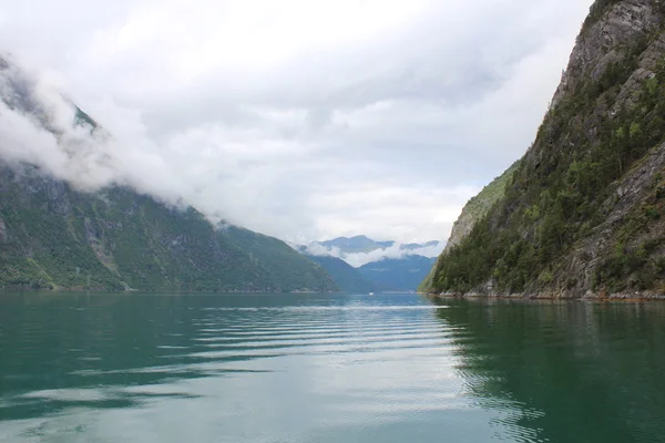 Fjord in Noorwegen. — Stockfoto