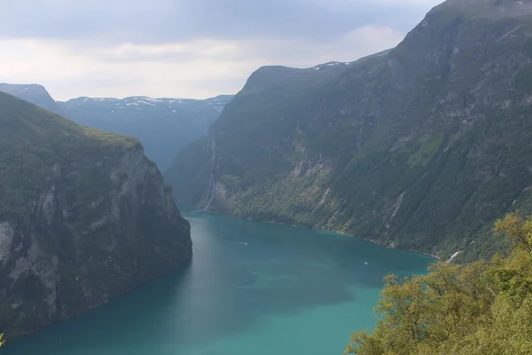 Norveç'te popüler fiyort birinde. — Stok fotoğraf