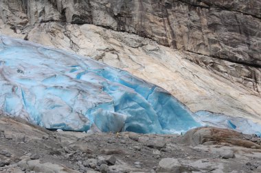 Norveç'te bir buzul Nigardsbreen olduğunu.