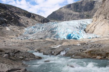 Norveç'te bir buzul Nigardsbreen olduğunu.