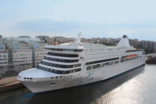 Ferry Victoria av Silja Line company i Stockholms hamn. — Stockfoto
